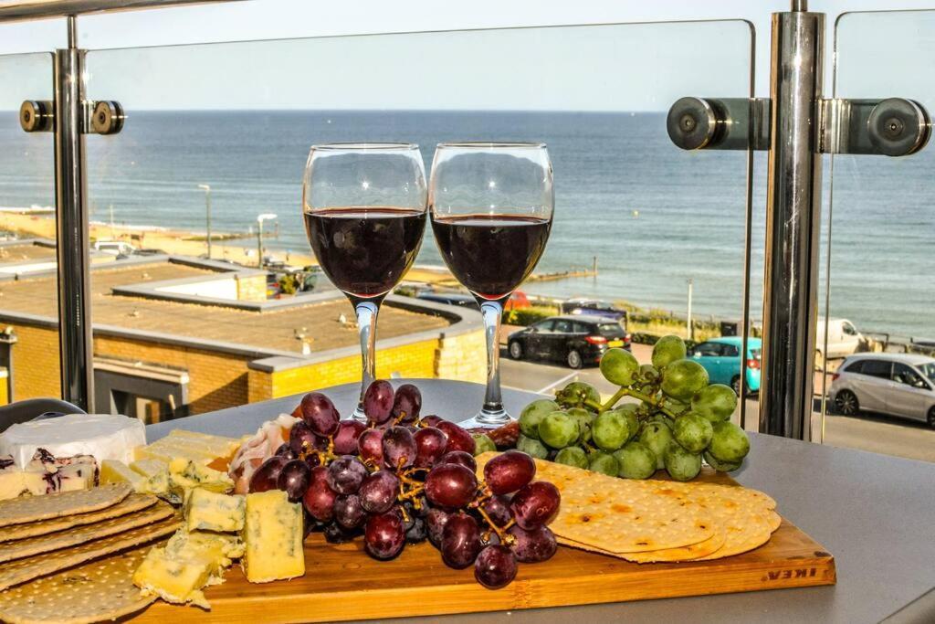 Soho Beach Apartment With Fabulous Sea View And 2 Minutes To The Beach With Free Parking And Netflix Bournemouth Exteriér fotografie