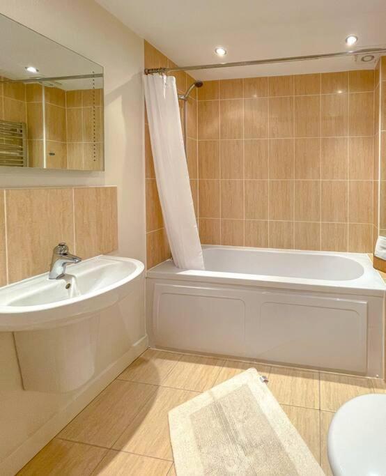 Soho Beach Apartment With Fabulous Sea View And 2 Minutes To The Beach With Free Parking And Netflix Bournemouth Exteriér fotografie