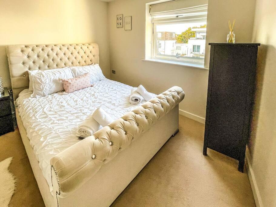Soho Beach Apartment With Fabulous Sea View And 2 Minutes To The Beach With Free Parking And Netflix Bournemouth Exteriér fotografie